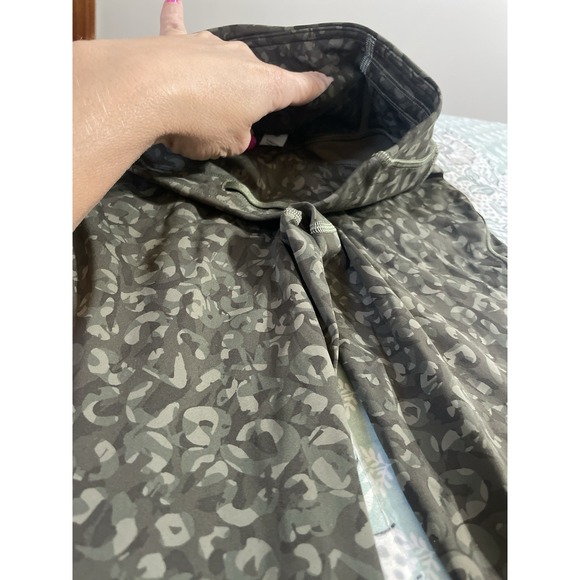 Lululemon Base Pace‎ High Rise Running Tight Green Camo Women's Size 2 Leggings - Picture 7 of 11